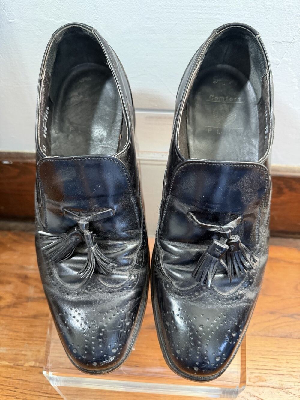 Vintage Men’s Black Leather Wingtip Tassle Loafers Size 7.5